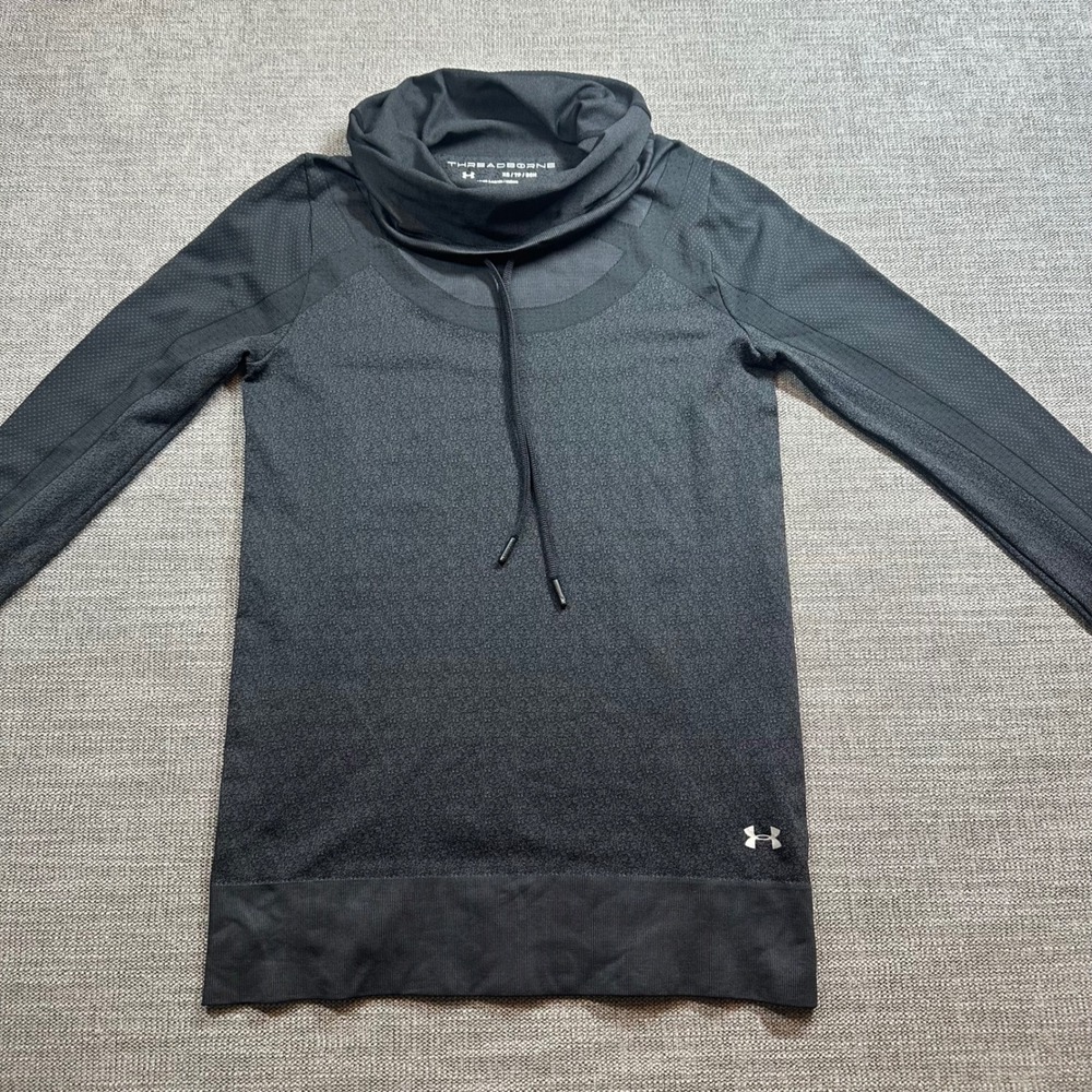 Under Armour Threadborne‎ Top Womens XS Gray  Cowl Neck Thumbholes